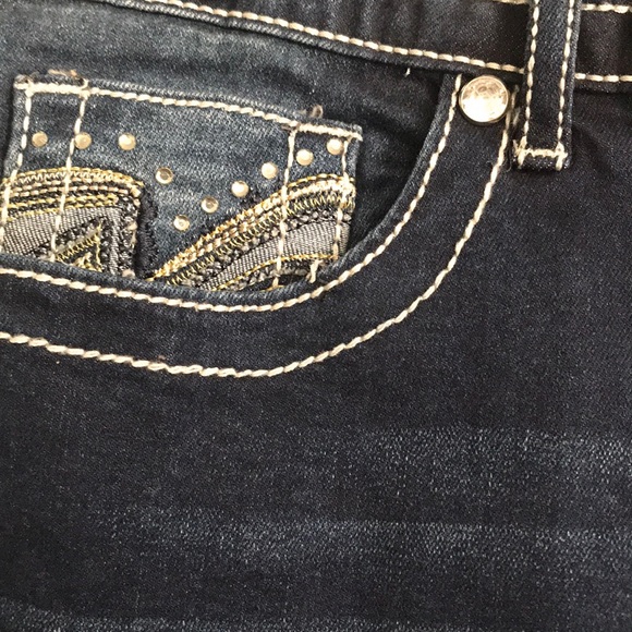 Blue Mid Rise Capris - Picture 3 of 9